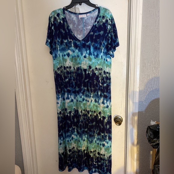 NEW Belle by Kim Gravel Print or Solid V-Neck Maxi
Dress size LP  Sold on QVC - Picture 7 of 10